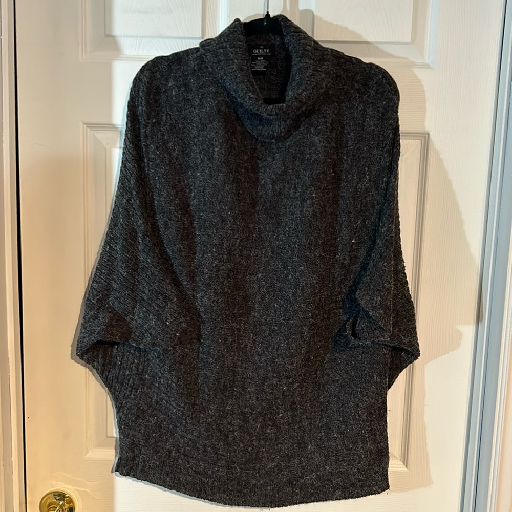 Ladies Short sleeve Dolman style sweater oversized Medium